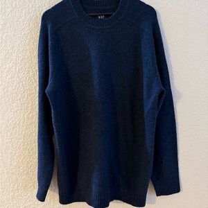 GAP Men's Navy Blue Crewneck Sweater